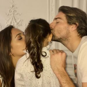 Valérie Bègue partage une photo avec sa fille Jazz et son ex-mari Camille Lacourt sur Instagram le 3 avril 2017.