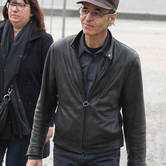 Jean-Jacques Goldman lors des obsèques de Véronique Colucci au cimetière communal de Montrouge, le 12 avril 2018.12/04/2018 - Montrouge