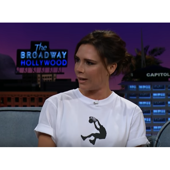 Victoria Beckham sur le plateau du Late Late Show with James Corden (CBS) le 12 avril 2018 à Los Angeles.