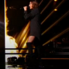 Zazie sexy dans sa robe Yves Saint Laurent - Duels de "The Voice 7", 6 avril 2018, sur TF1