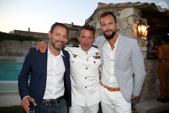 Exclusif - Benjamin Castaldi entre Marc-Olivier Fogiel et son mari François Roelants - Mariage de Benjamin Castaldi et Aurore Aleman au Mas de La Rose à Eygalières, le 27 août 2016. © Jacovides-Moreau/Bestimage