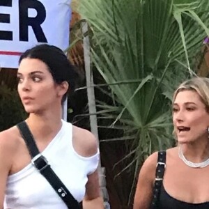 Exclusif - Kendall Jenner et Hailey Baldwin au festival de musique de Coachella à Indio le 13 avril 2018.
