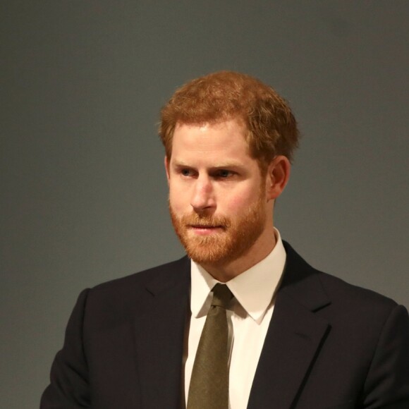 Le prince Harry lors du Commonwealth Youth Forum à Londres le 16 avril 2018, au centre de conférences Reine Elizabeth II.