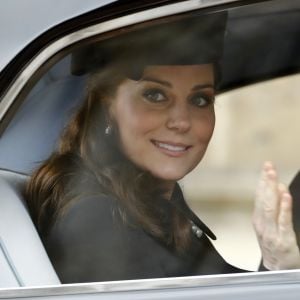 La duchesse Catherine de Cambridge, enceinte de huit mois, à Windsor le 31 mars 2018 lors de la messe de Pâques à laquelle la famille royale à assisté en la chapelle St George.