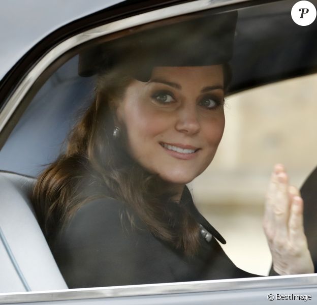 La duchesse Catherine de Cambridge, enceinte de huit mois, à Windsor le 31 mars 2018 lors de la messe de Pâques à laquelle la famille royale à assisté en la chapelle St George.