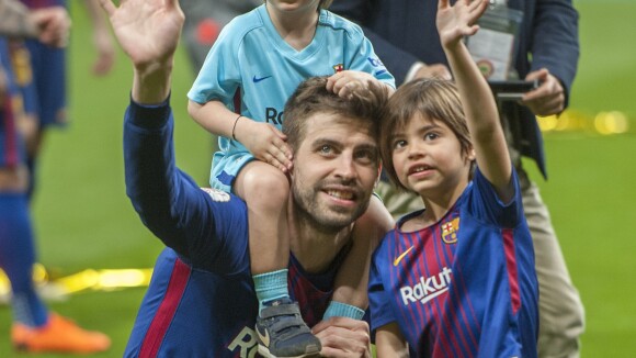 Gerard Piqué roi d'Espagne avec ses fils, Shakira en retrait