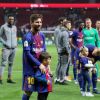 Lionel Messi avec son fils Thiago - Les joueurs du FC Barcelona et leurs familles célèbrent la victoire de la finale de la Coupe du Roi au Wanda Metropolitano de Madrid, Espagne, le 21 avril 2018.