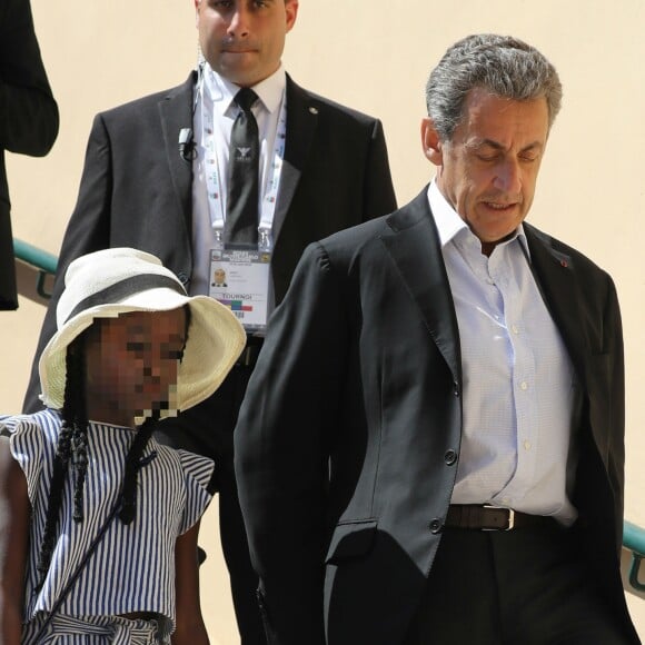 Nicolas Sarkozy et sa nièce Céline, fille de Valeria Bruni-Tedeschi et Louis Garrel, au Monte-Carlo Country Club lors du Rolex Monte-Carlo Masters 2018 à Roquebrune Cap Martin, France, le 21 avril 2018.