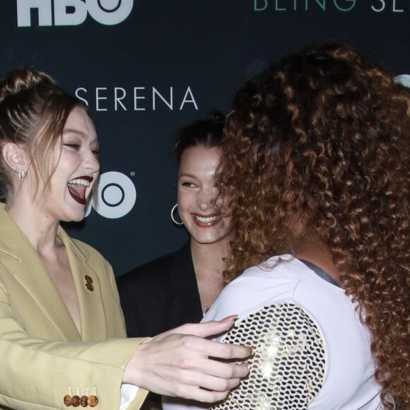 Gigi Hadid et Bella Hadid assistent à l'avant-première du documentaire 'Being Serena' consacré à Serena Williams. New York, le 25 avril 2018.