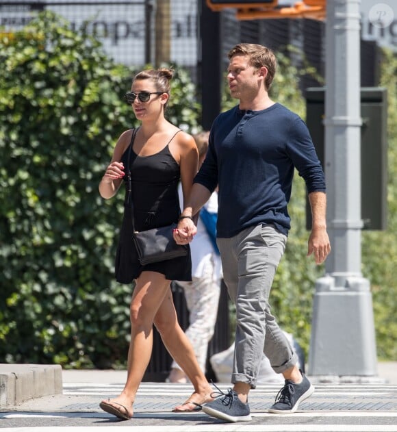 Exclusif - Lea Michele et son nouveau compagnon Zandy Reich se promènent à New York, le 19 juillet 2017.