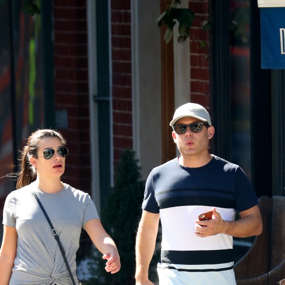 Exclusif - Lea Michele et son compagnon Zandy Reich se promènent à New York le 24 septembre 2017.
