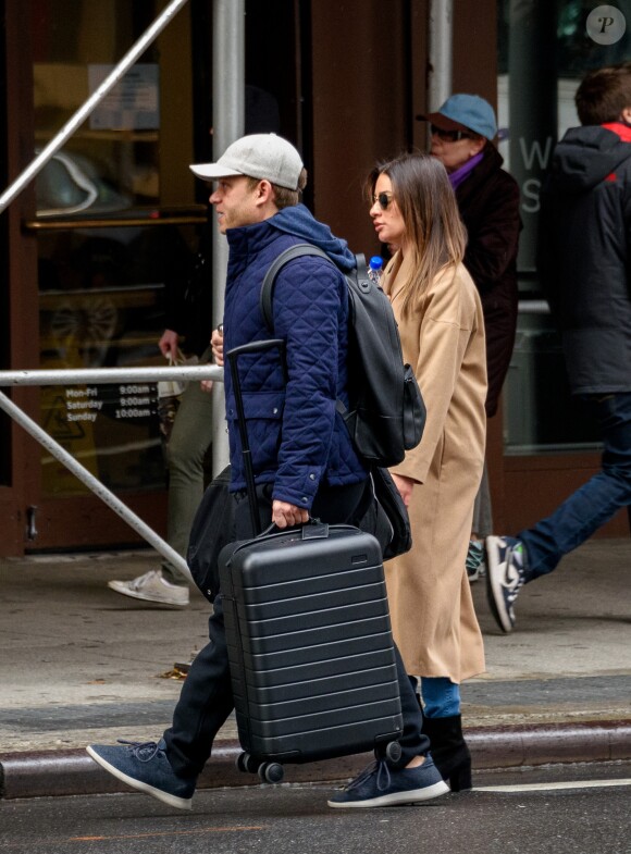 Exclusif - Lea Michele et son compagnon quittent New York, le 22 novembre 2017.