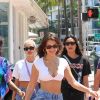 Bella Hadid, Hailey Baldwin, Justine Skye et une amie sont allées faire du shopping puis sont montées à bord du bateau "Groot" de David Grutman à Miami, le 29 avril 2018.