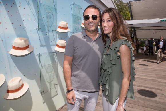 Arthur (Jacques Essebag) et sa compagne Mareva Galanter au village lors de la finale homme des internationaux de France de Roland Garros à Paris, le 11 juin 2017. © Dominique Jacovides - Cyril Moreau/ Bestimage