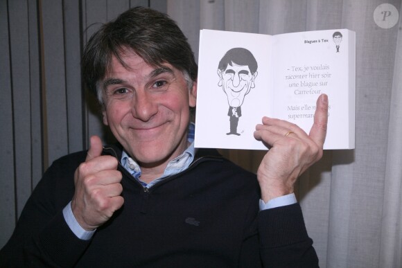 Tex présente son livre "Blagues à Tex" à l'hôtel Mercure de la gare de Lyon à Paris, le 5 avril 2018.