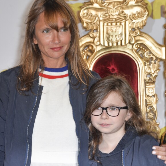 Axelle Laffont et sa fille Mitty - Avant première du film "Les Minions" au Grand Rex à Paris le 23 juin 2015.