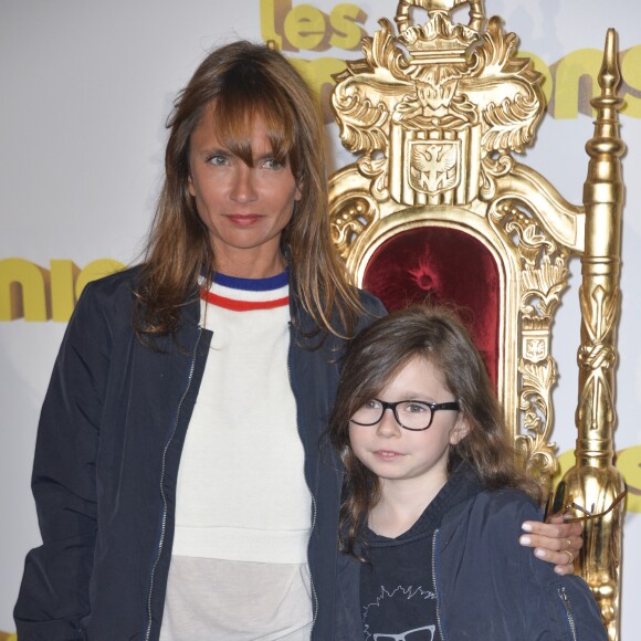 Axelle Laffont et sa fille Mitty - Avant première du film "Les Minions" au Grand Rex à Paris le 23 juin 2015.