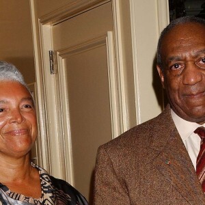Camille et Bill Cosby à Los Angeles lors d'un dîner caritatif en avril 2004