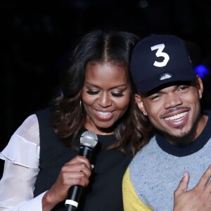 Michelle Obama et Chance the Rapper à la Wintrust Arena de Chicago le 1er novembre 2017.