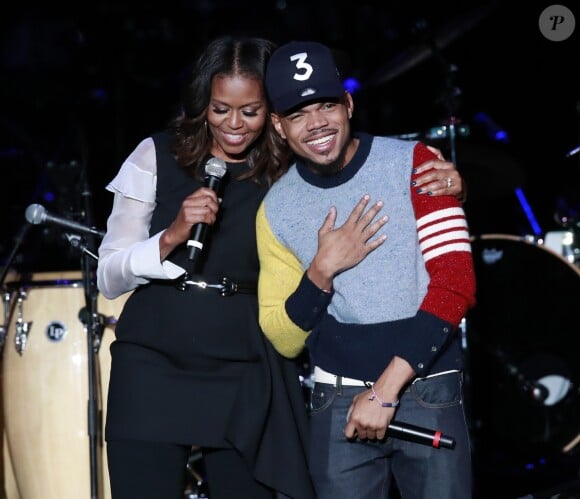 Michelle Obama et Chance the Rapper à la Wintrust Arena de Chicago le 1er novembre 2017.