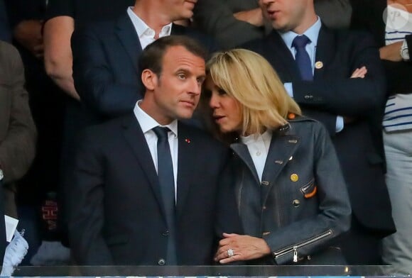 Le président de la République française Emmanuel Macron, sa femme la Première dame Brigitte Macron (Trogneux) - Célébrités lors de la finale de la Coupe de France opposant le club de Vendée les Herbiers Football (VHF) au Club du Paris Saint-Germain au Stade de France à Saint-Denis, le 9 mai 2018.