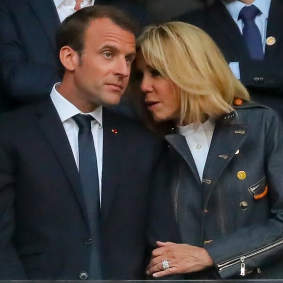 Le président de la République française Emmanuel Macron, sa femme la Première dame Brigitte Macron (Trogneux) - Célébrités lors de la finale de la Coupe de France opposant le club de Vendée les Herbiers Football (VHF) au Club du Paris Saint-Germain au Stade de France à Saint-Denis, le 9 mai 2018.