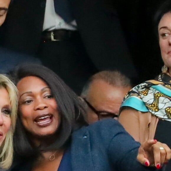 La Première dame Brigitte Macron et Laura Flessel - Célébrités lors de la finale de la Coupe de France opposant le club de Vendée les Herbiers Football (VHF) au Club du Paris Saint-Germain au Stade de France à Saint-Denis, le 9 mai 2018.