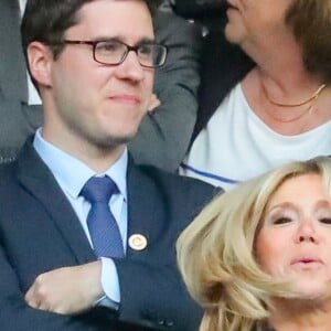 Le président de la République française Emmanuel Macron, sa femme la Première dame Brigitte Macron, Benjamin Griveaux - Célébrités lors de la finale de la Coupe de France opposant le club de Vendée les Herbiers Football (VHF) au Club du Paris Saint-Germain au Stade de France à Saint-Denis, le 9 mai 2018.