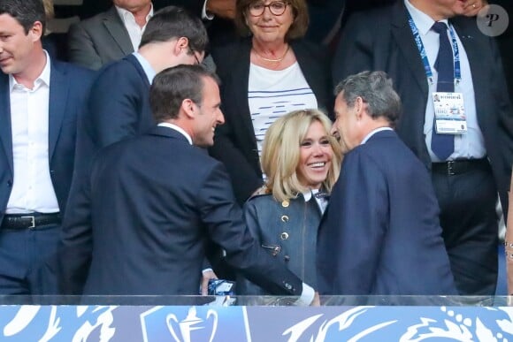 Emmanuel et Brigitte Macron saluant Nicolas Sarkozy - Célébrités lors de la finale de la Coupe de France opposant le club de Vendée les Herbiers Football (VHF) au Club du Paris Saint-Germain au Stade de France à Saint-Denis, le 9 mai 2018.