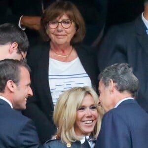 Le président de la République française Emmanuel Macron, sa femme la Première dame Brigitte Macron, Benjamin Griveaux et Nicolas Sarkozy - Célébrités lors de la finale de la Coupe de France opposant le club de Vendée les Herbiers Football (VHF) au Club du Paris Saint-Germain au Stade de France à Saint-Denis, le 9 mai 2018.