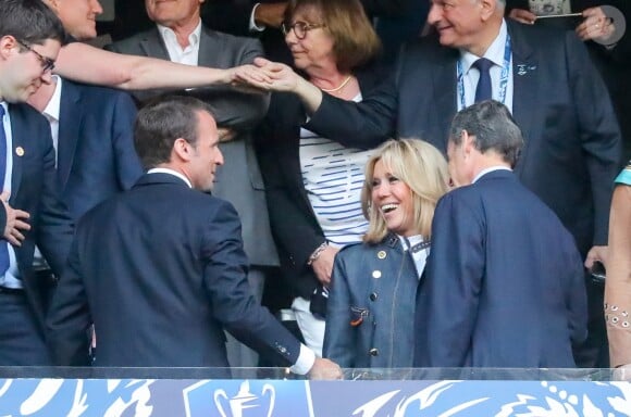 Le président de la République française Emmanuel Macron, sa femme la Première dame Brigitte Macron et Nicolas Sarkozy - Célébrités lors de la finale de la Coupe de France opposant le club de Vendée les Herbiers Football (VHF) au Club du Paris Saint-Germain au Stade de France à Saint-Denis, le 9 mai 2018.