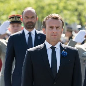 Le président de la république Emmanuel Macron et le premier ministre Edouard Philippe - Le président de la république Emmanuel Macron à l'Arc de Triomphe à l'occasion des cérémonies du 8-Mai marquant le 73e anniversaire de la victoire alliée sur l'Allemagne nazie en 1945. Jacques Witt / Laurent Chamussy / Pool / Bestimage