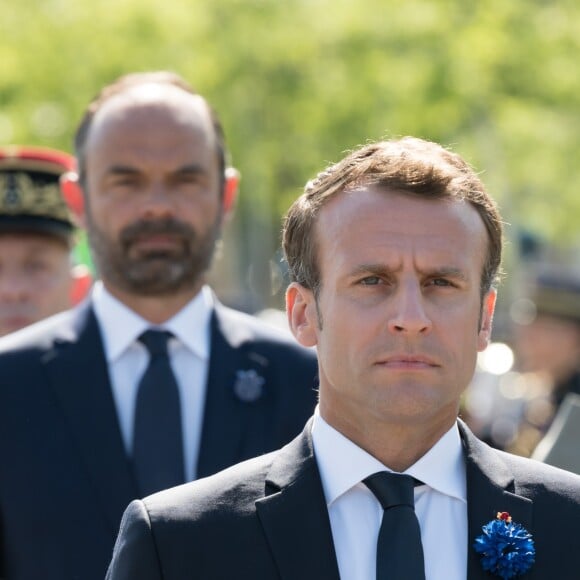 Le président de la république Emmanuel Macron et le premier ministre Edouard Philippe - Le président de la république Emmanuel Macron à l'Arc de Triomphe à l'occasion des cérémonies du 8-Mai marquant le 73e anniversaire de la victoire alliée sur l'Allemagne nazie en 1945. Jacques Witt / Laurent Chamussy / Pool / Bestimage