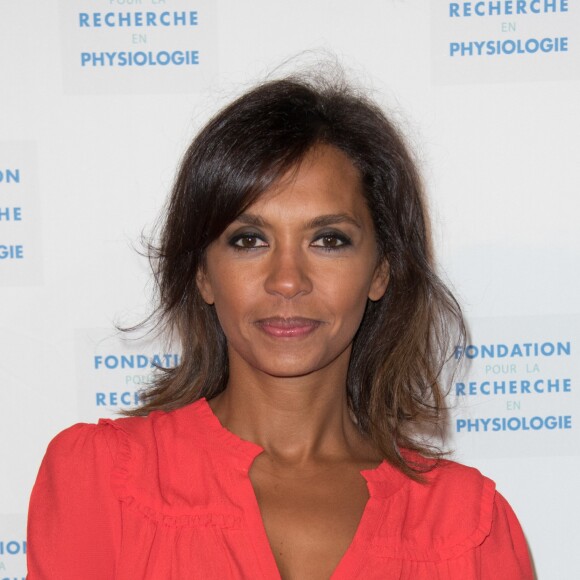 Karine Le Marchand assiste à la soirée de Gala de bienfaisance de La Fondation pour la Recherche en Physiologie à Paris le 19 mars 2018.