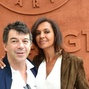 Stéphane Plaza et Karine Le Marchand assistent au tournoi de Roland-Garros, le 7 juin 2017 à Paris.