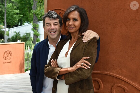 Stéphane Plaza et Karine Le Marchand assistent au tournoi de Roland-Garros, le 4 juin 2017 à Paris.
