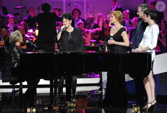 Véronique Sanson et Maurane réunies sur scène lors des 28e Victoires de la Musique le 8 février 2013.