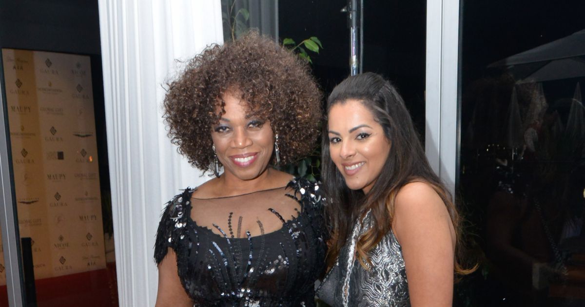 Exclusif - Regina Taylor Et Nawel Debbouze Au Dîner Caritatif The ...