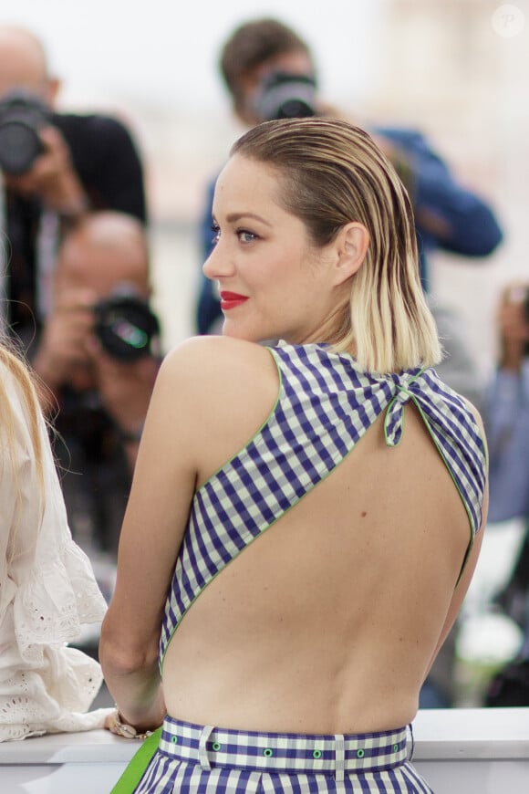 Marion Cotillard lors du photocall du film Gueule d'Ange au 71ème Festival International du Film de Cannes, le 11 mai 2018. © Borde / Jacovides / Moreau / Bestimage