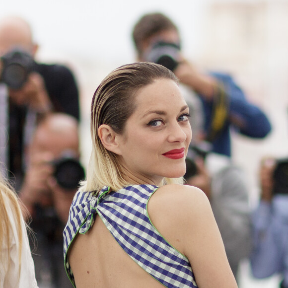 Marion Cotillard lors du photocall du film Gueule d'Ange au 71ème Festival International du Film de Cannes, le 11 mai 2018. © Borde / Jacovides / Moreau / Bestimage