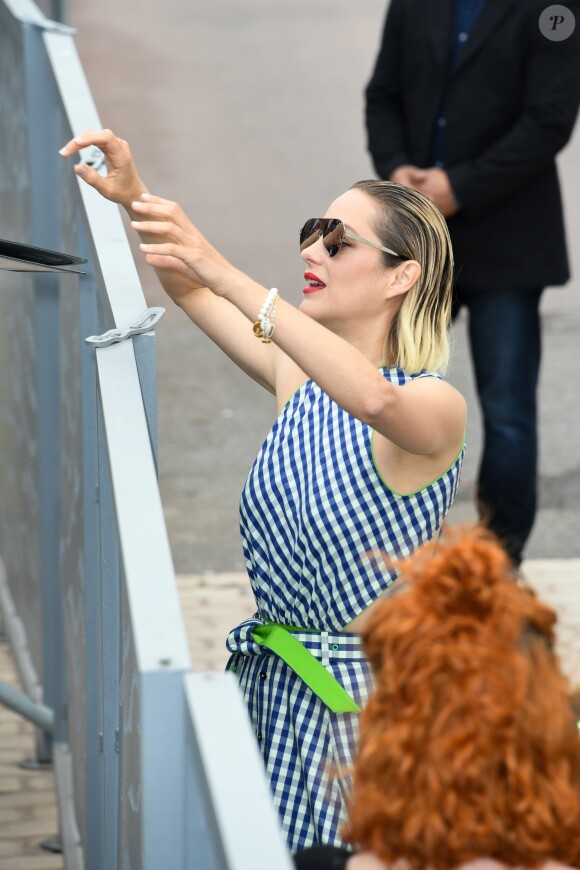 Marion Cotillard arrive au photocall de "Gueule d'Ange" lors du 71ème Festival International du Film de Cannes, le 11 mai 2018. © Lionel Urman/Bestimage