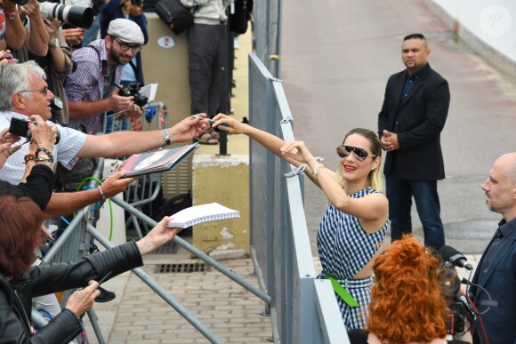 Marion Cotillard arrive au photocall de "Gueule d'Ange" lors du 71ème Festival International du Film de Cannes, le 11 mai 2018. © Lionel Urman/Bestimage