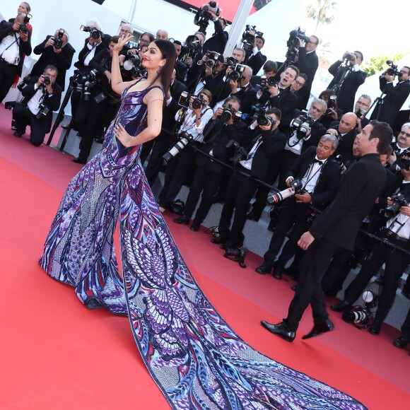 Aishwarya Rai (bijoux De Grisogono, robe Michael Cinco) - Montée des marches du film " Les Filles du Soleil " lors du 71ème Festival International du Film de Cannes. Le 12 mai 2018 © Borde-Jacovides-Moreau/Bestimage