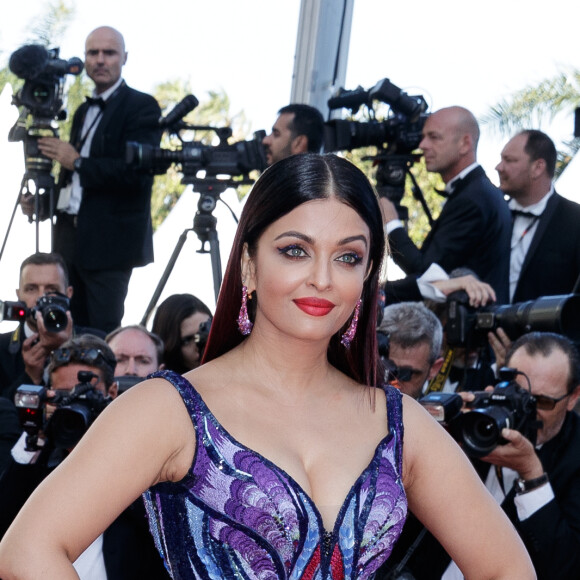 Aishwarya Rai (bijoux De Grisogono, robe Michael Cinco) - Montée des marches du film " Les Filles du Soleil " lors du 71ème Festival International du Film de Cannes. Le 12 mai 2018 © Borde-Jacovides-Moreau/Bestimage