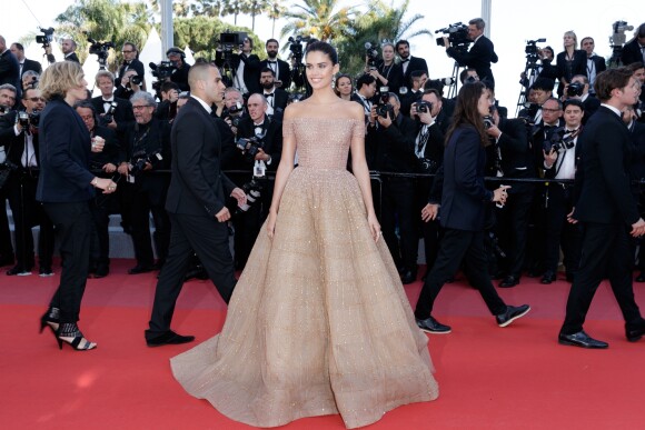 Sara Sampaio - Montée des marches du film « Les Filles du Soleil » lors du 71ème Festival International du Film de Cannes. Le 12 mai 2018 © Borde-Jacovides-Moreau/Bestimage