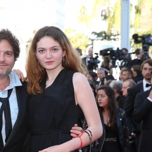 Le chanteur M (Matthieu Chedid) et sa fille Billie - Montée des marches du film " Les Filles du Soleil " lors du 71ème Festival International du Film de Cannes. Le 12 mai 2018 © Borde-Jacovides-Moreau/Bestimage