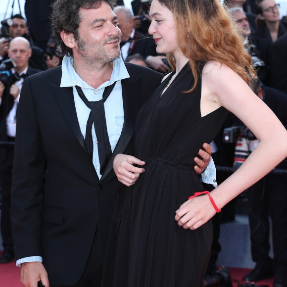 Le chanteur M (Matthieu Chedid) et sa fille Billie - Montée des marches du film " Les Filles du Soleil " lors du 71ème Festival International du Film de Cannes. Le 12 mai 2018 © Borde-Jacovides-Moreau/Bestimage