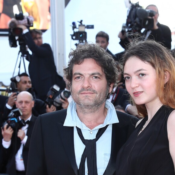 Le chanteur M (Matthieu Chedid) et sa fille Billie - Montée des marches du film " Les Filles du Soleil " lors du 71ème Festival International du Film de Cannes. Le 12 mai 2018 © Borde-Jacovides-Moreau/Bestimage