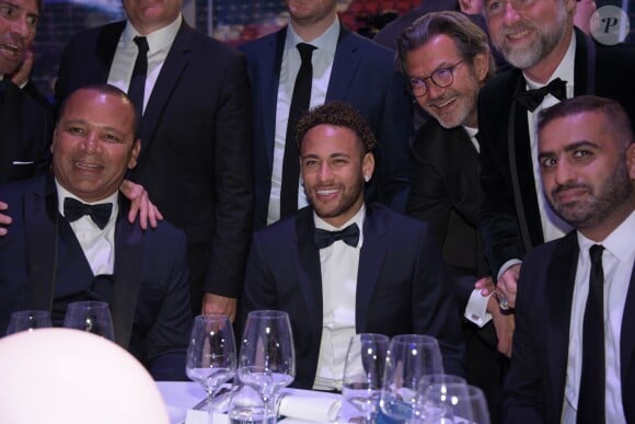 Exclusif - Neymar da Silva Sr. et Neymar Jr. - 5ème dîner de gala de la fondation Paris Saint-Germain au parc des Princes à Paris, le 15 mai 2018. © Rachid Bellak/Bestimage