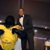 Exclusif - Kylian Mbappé pose avec la sculpture du Wild Kong de R.Orlinski - 5ème dîner de gala de la fondation Paris Saint-Germain au parc des Princes à Paris, le 15 mai 2018. © Rachid Bellak/Bestimage